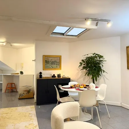 A 100 M De La Avec Stationnement Gratuit *