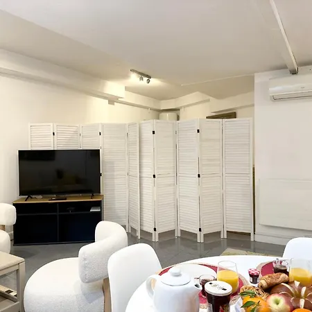 Διαμέρισμα A 100 M De La Avec Stationnement Gratuit *