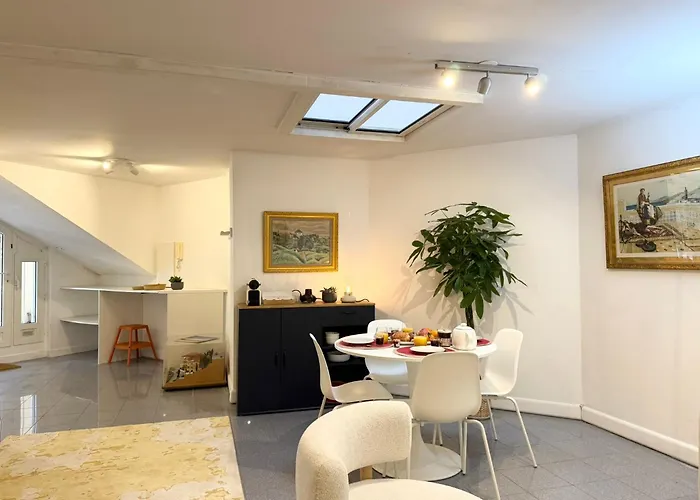 A 100 M De La Avec Stationnement Gratuit *