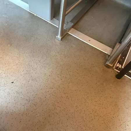 Cocon Au Calme Pres De La Avec Stationnement Public Gratuit Dans La Rue شقة