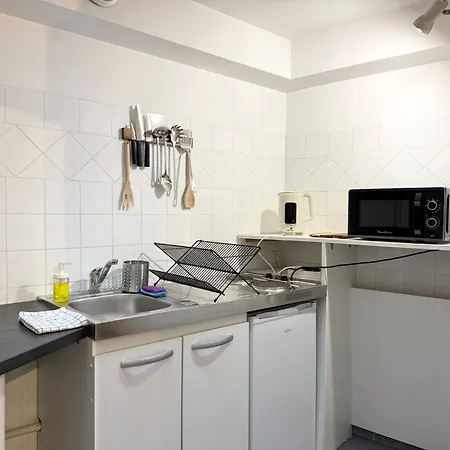 A 100 M De La Avec Stationnement Gratuit Lägenhet Nice